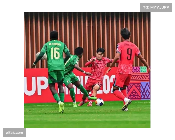 利雅得新月控球率56%占优 传球成功率87%体现中场控制力 利雅得新月控球率56%占优 传球成功率87%体现中场控制力